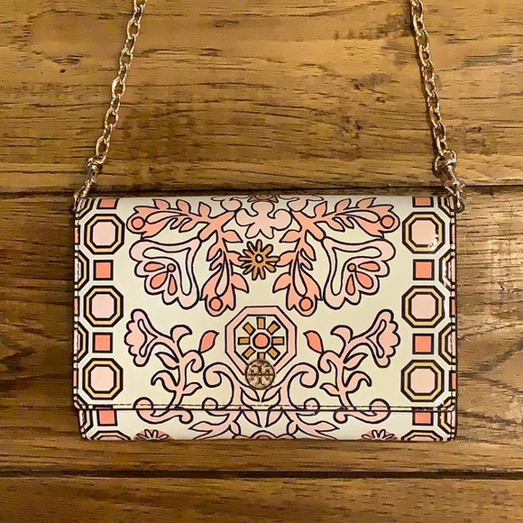 Tory Burch Handbags - Tory Burch Emerson Hicks Garden Chain Wallet